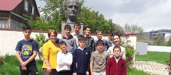 Дети из Цхнвальского интерната побывали на экскурсии в художественном училище  - Sputnik Южная Осетия