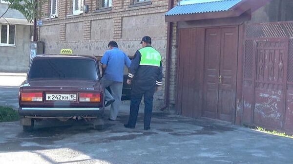 Рейды в Цхинвале выявили массовые нарушения правил парковки Рейды в Цхинвале выявили массовые нарушения правил парковки - Sputnik Южная Осетия