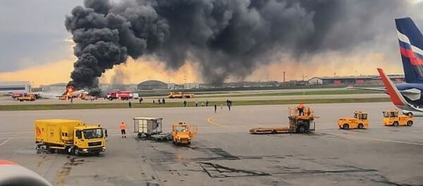 ЧП с самолетом авиакомпании Аэрофлот Superjet 100 в Шереметьево  ЧП с самолетом авиакомпании Аэрофлот Superjet 100 в Шереметьево  - Sputnik Южная Осетия