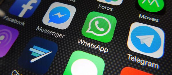 Логотип Whatsapp на экране телефона - Sputnik Южная Осетия