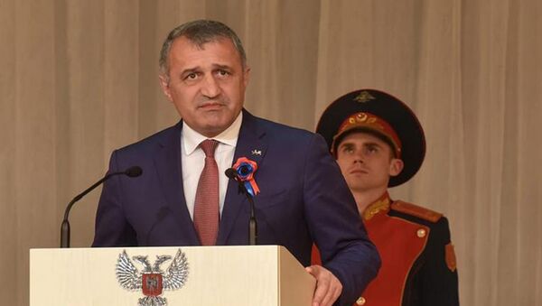 Президент Южной Осетии Анатолий Бибилов на праздновании 5-летия провозглашения ДНР - Sputnik Южная Осетия