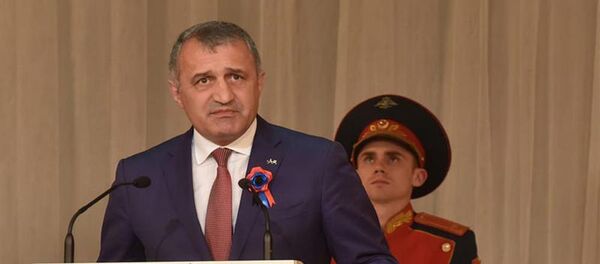 Президент Южной Осетии Анатолий Бибилов на праздновании 5-летия провозглашения ДНР Президент Южной Осетии Анатолий Бибилов на праздновании 5-летия провозглашения ДНР - Sputnik Южная Осетия