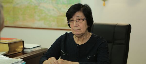 Встреча президента РЮО Анатолия Бибилова с главой ЦИК Беллой Плиевой Встреча президента РЮО Анатолия Бибилова с главой ЦИК Беллой Плиевой - Sputnik Южная Осетия