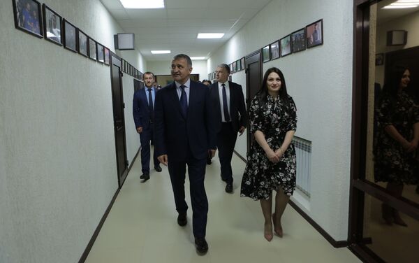 Президент РЮО Анатолий Бибилов посетил ГТРК Ир - Sputnik Южная Осетия