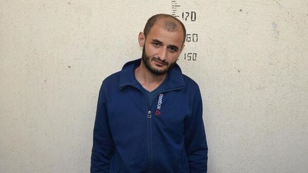 В Цхинвале по горячим следам задержали обокравшего магазин преступника В Цхинвале по горячим следам задержали обокравшего магазин преступника - Sputnik Южная Осетия