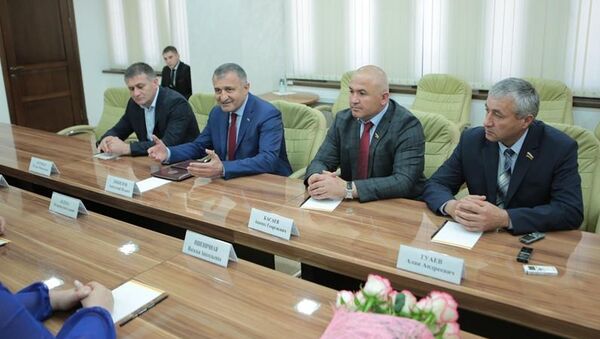 Встреча с делегацией Народного Совета Донецкой Народной Республики - Sputnik Южная Осетия