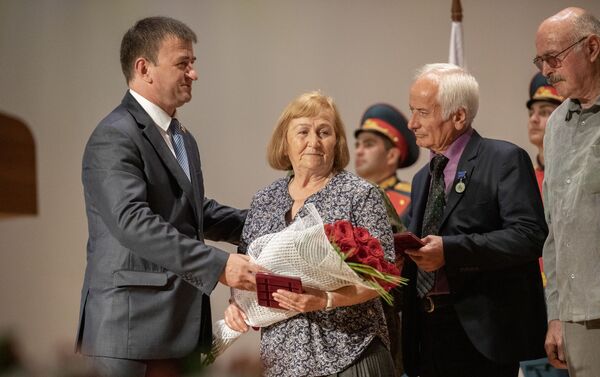 Торжественное собрание, посвященное завершению работы югоосетинского парламента VI созыва - Sputnik Южная Осетия
