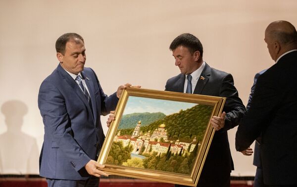 Торжественное собрание, посвященное завершению работы югоосетинского парламента VI созыва - Sputnik Южная Осетия