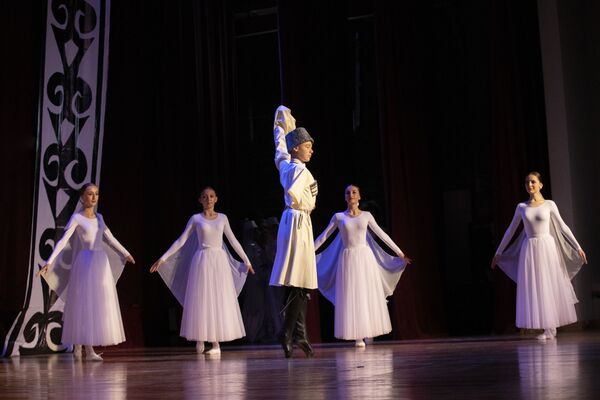Открытый урок хореографического кружка Кафт - Sputnik Южная Осетия