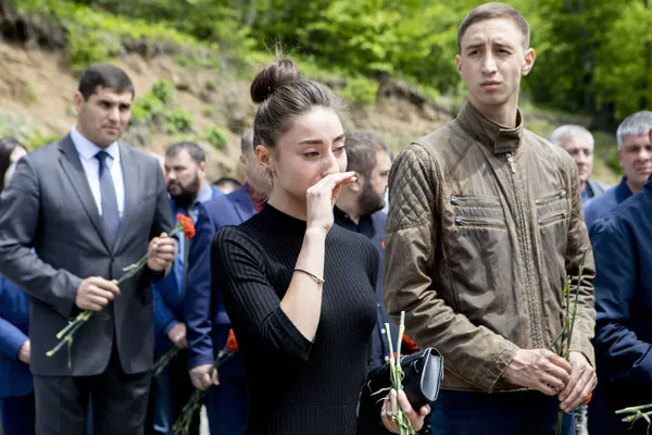 Они бежали от войны: Южная Осетия вспоминала жертв Зарской трагедии