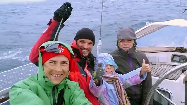 Семья из Новосибирска шестой год бороздит моря и океаны - Sputnik Южная Осетия