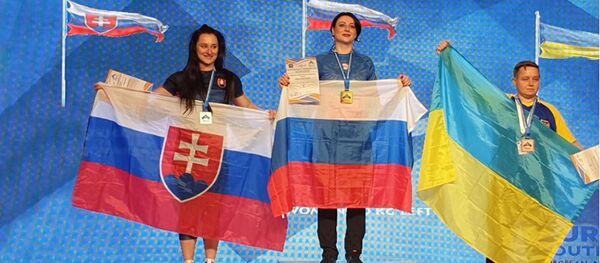 Ирина Макеева стала 31–кратной чемпионкой Европы по армрестлингу - Sputnik Южная Осетия