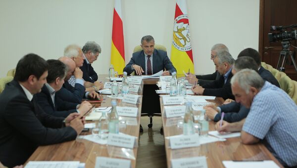 Совещание по вопросам реализации Инвестпрограммы на 2019 год - Sputnik Южная Осетия