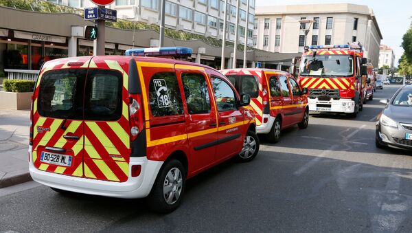 Полиция и пожарные на месте взрыва в Лионе, Франция - Sputnik Южная Осетия