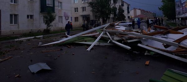 Последствия шквалистого ветра в Цхинвале  Последствия шквалистого ветра в Цхинвале  - Sputnik Южная Осетия