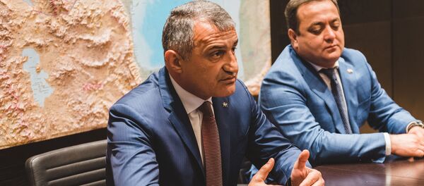 Встреча президента РЮО Анатолия Бибилова с главой Минкавказа Сергеем Чеботаревым   Встреча президента РЮО Анатолия Бибилова с главой Минкавказа Сергеем Чеботаревым   - Sputnik Южная Осетия