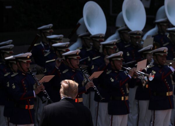 Президент США Дональд Трамп  во время визита в Токио, Япония - Sputnik Южная Осетия