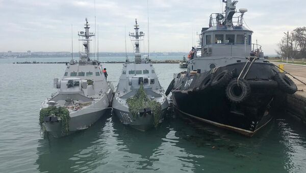 Задержанные украинские корабли в порту Керчи - Sputnik Южная Осетия