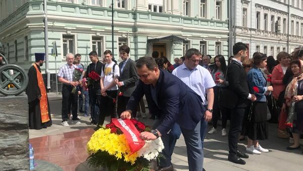 В День защиты детей в Москве почтили память жертв бесланской трагедии - Sputnik Южная Осетия