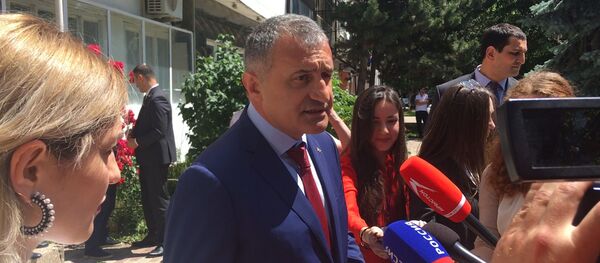 Президент Анатолий Бибилов о выборах в Парламент РЮО Президент Анатолий Бибилов о выборах в Парламент РЮО - Sputnik Южная Осетия