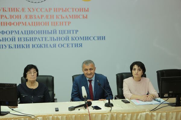 Бибилов: уверен, что выборы в парламент Южной Осетии состоятся Бибилов: уверен, что выборы в парламент Южной Осетии состоятся - Sputnik Южная Осетия