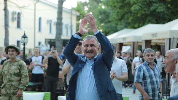 Президент Южной Осетии радуется успеху национальной команды на ConIFA – 2019   - Sputnik Южная Осетия