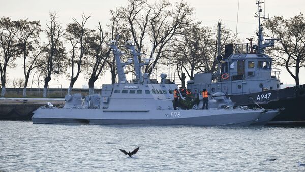 Задержанные украинские корабли в порту Керчи - Sputnik Южная Осетия