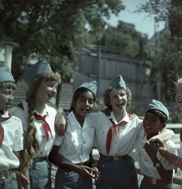 Советские и индийские дети в лагере Артек, 1968 год - Sputnik Южная Осетия