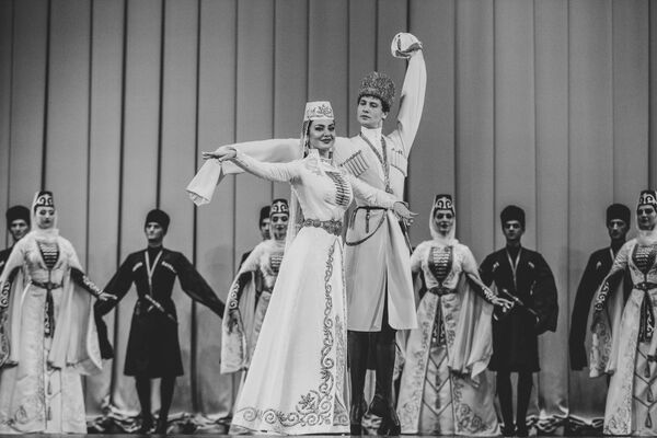 Концерт Государственного ансамбля  Симд имени Б. А. Галаева - Sputnik Южная Осетия