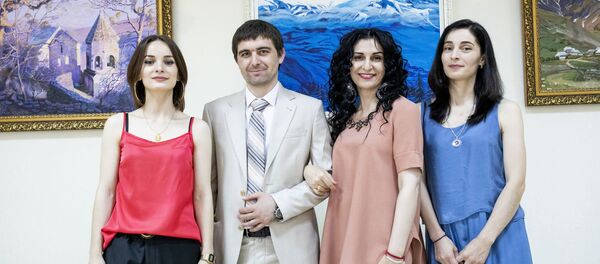 Цхинвалы бакодтой æвзонг нывгæнджыты равдыст Цхинвалы бакодтой æвзонг нывгæнджыты равдыст - Sputnik Хуссар Ирыстон