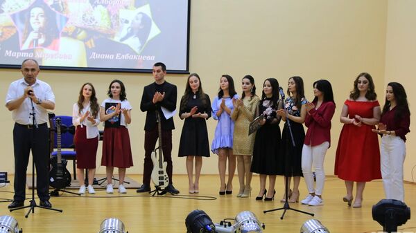 Увидеть и раскрыть таланты: в Цхинвале прошел концерт ВИА ЮОГУ Увидеть и раскрыть таланты: в Цхинвале прошел концерт ВИА ЮОГУ - Sputnik Южная Осетия