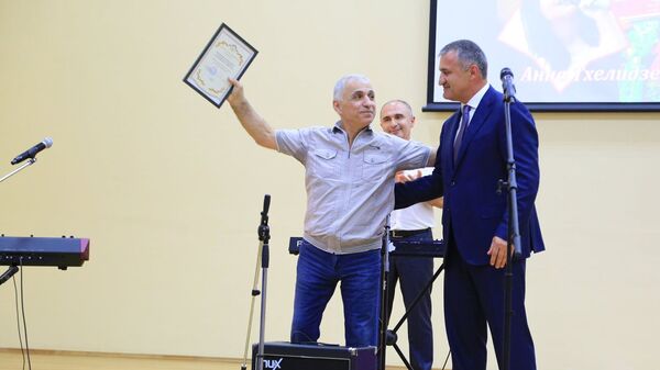 Увидеть и раскрыть таланты: в Цхинвале прошел концерт ВИА ЮОГУ Увидеть и раскрыть таланты: в Цхинвале прошел концерт ВИА ЮОГУ - Sputnik Южная Осетия