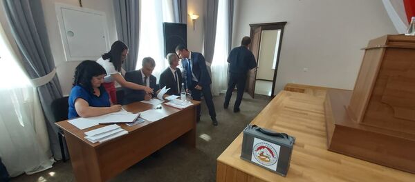 Первое заседание парламента седьмого созыва Первое заседание парламента седьмого созыва - Sputnik Южная Осетия