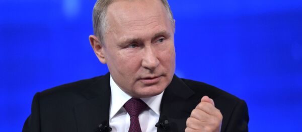 Прямая линия с президентом РФ Владимиром Путиным Прямая линия с президентом РФ Владимиром Путиным - Sputnik Южная Осетия