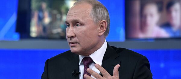 Прямая линия с президентом РФ Владимиром Путиным Прямая линия с президентом РФ Владимиром Путиным - Sputnik Южная Осетия
