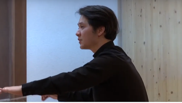 Дирижер, композитор и пианист из Сингапура Чия Амоса - Sputnik Южная Осетия