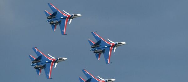 Стрижи и Русские Витязи показали фигуры высшего пилотажа - Sputnik Южная Осетия