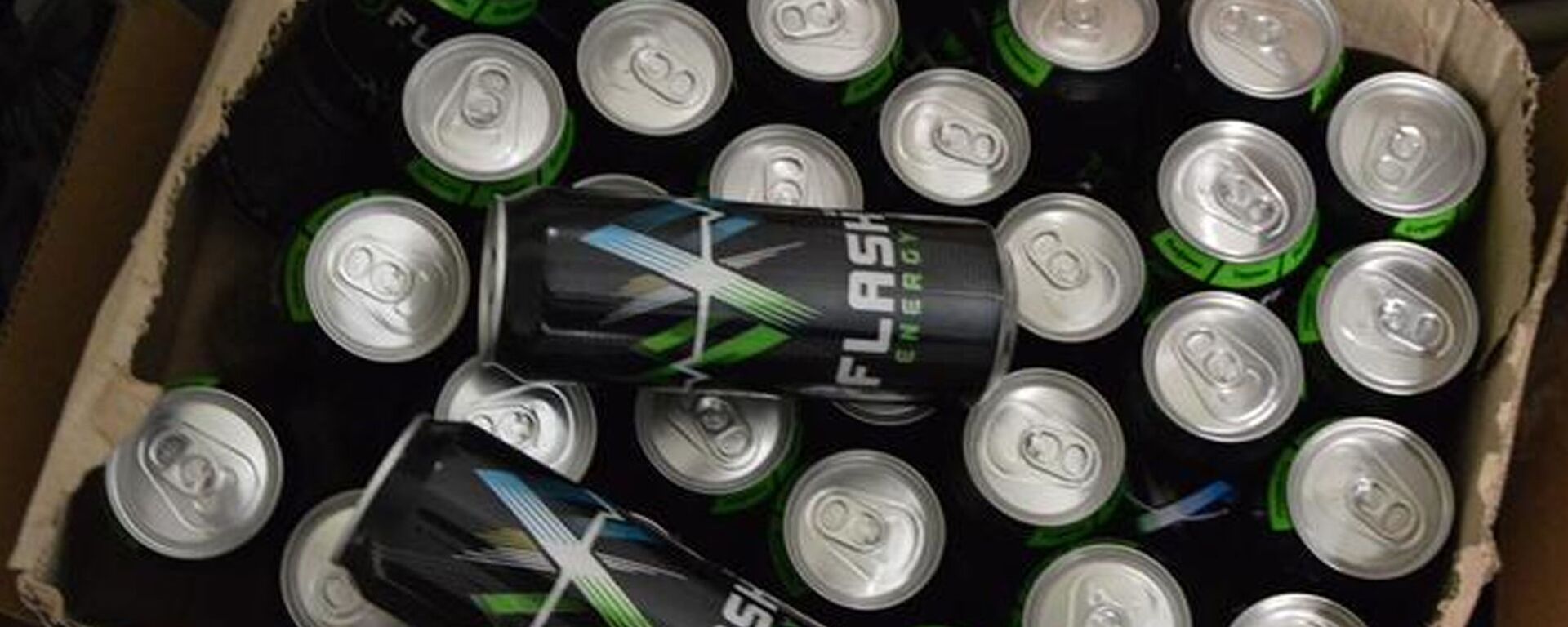 Сотрудники УБЭП изъяли из продажи запрещенные энергетики - Sputnik Южная Осетия, 1920, 20.03.2026