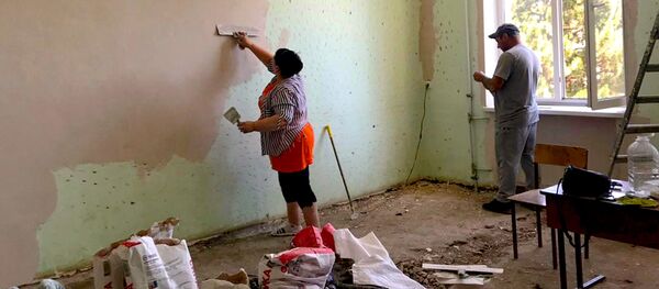 В Цхинвале приступили к плановому ремонту школ В Цхинвале приступили к плановому ремонту школ - Sputnik Южная Осетия