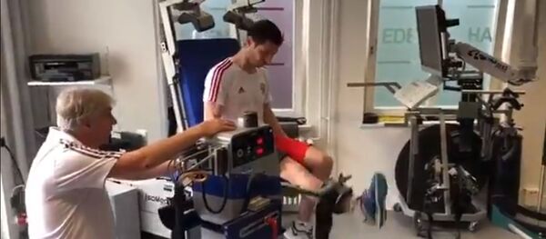 Алан Дзагоев восстанавливается против травмы Алан Дзагоев восстанавливается против травмы - Sputnik Южная Осетия