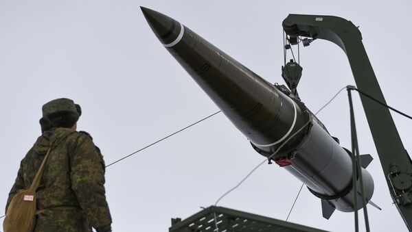 Подготовка к пуску ракеты комплекса Искандер-М с полигона Капустин Яр - Sputnik Южная Осетия
