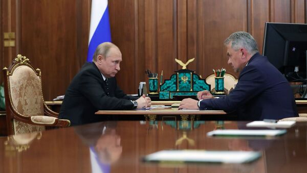 Президент РФ В. Путин встретился с министром обороны РФ С. Шойгу - Sputnik Южная Осетия