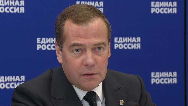 Медведев об отмене телемоста: Вы сказали - это истерия, я бы сказал - это паранойя - Sputnik Южная Осетия