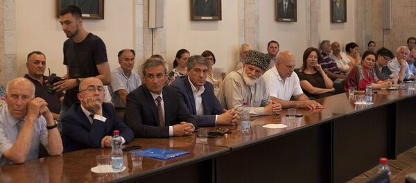 Презентация двухтомника осетинского этнолога Вилена Уарзиати - Sputnik Южная Осетия