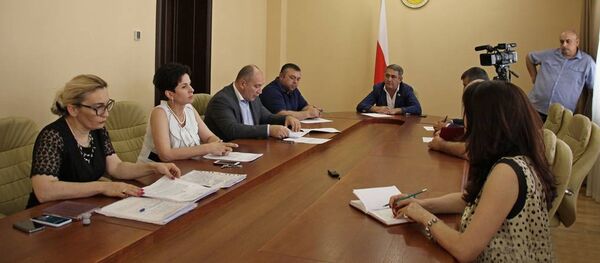 Хуссар Иры парламент райсдзӕн законтӕ медицинӕйы фадыджы Хуссар Иры парламент райсдзӕн законтӕ медицинӕйы фадыджы - Sputnik Хуссар Ирыстон