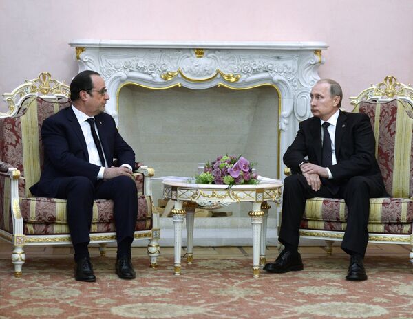 Президент России Владимир Путин и президент Франции Франсуа Олланд - Sputnik Южная Осетия
