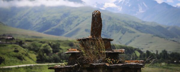 Склепное сооружение на территории архитектурно-этнографического комплекса Город мертвых в Республика Северная Осетия Склепное сооружение на территории архитектурно-этнографического комплекса Город мертвых в Республика Северная Осетия - Sputnik Южная Осетия