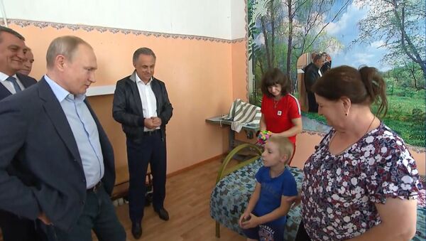 Вы Путин? Я вас в телевизоре видел! - маленький Матвей поговорил с президентом - Sputnik Южная Осетия