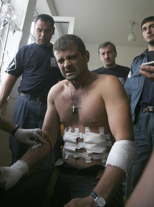 Раненый ополченец в Дзауской больнице. - Sputnik Южная Осетия