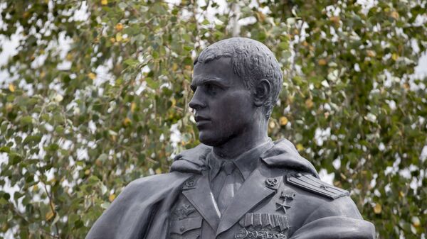 Памятник Герою России Денису Ветчинову - Sputnik Южная Осетия